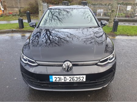 2023 Volkswagen Golf 1.0 eTSI MHE MHEV 110HP €24,995