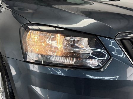 2016 Skoda Yeti OUTDOOR 2.0 TDI**TOUCHSCREEN BLUETOOTH MEDIA**MULTIFUNCTIONAL STEERING WHEEL**HEATED LEATHER SEATS**CRUISE CONTROL**PARKING SENSORS**AIR CONDTIONING**ELECTRIC WINDOWS **ISOFIX**FINANCE AVAILABLE** €11,995 thumbnail