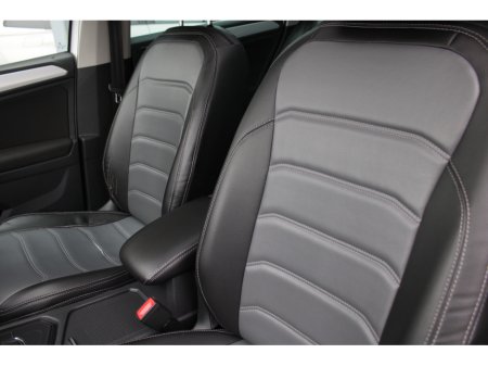 2017 Volkswagen Tiguan - thumbnail 23