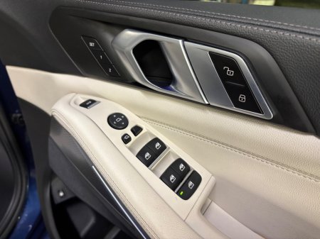 2022 BMW X5 xDrive45e xLine €57,950 thumbnail