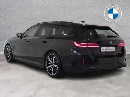 2024 BMW 5 Series - view 2