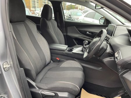 2022 Peugeot 5008 1.5 BlueHDi Active Premium SUV 5dr Diesel Manual Euro 6 (s/s) (130 ps) thumbnail