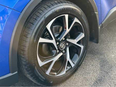 2019 Toyota C-HR - thumbnail 17