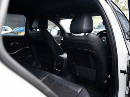 2021 BMW 3 Series - thumbnail 15