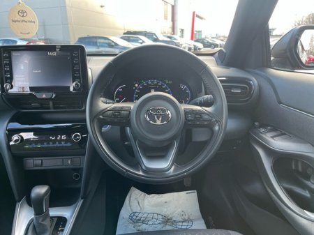 2023 Toyota Yaris Cross YARIS CROSS LUNA SPORT €28,950 thumbnail