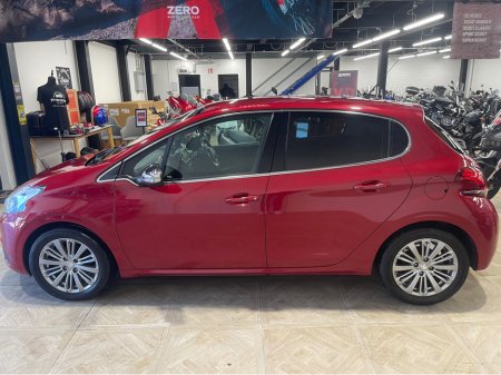 2017 Peugeot 208 - thumbnail 6