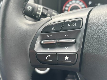 2022 Hyundai Kona Executive EV 39kWh Auto €18,990 thumbnail