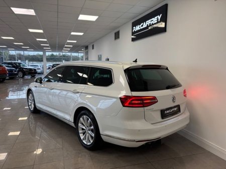 2018 Volkswagen Passat 2.0 TDI DSG 150HP Highline €19,495 thumbnail