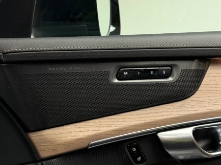 2025 Volvo XC90 - thumbnail 17