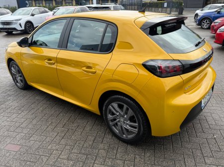 2022 Peugeot 208 - thumbnail 5