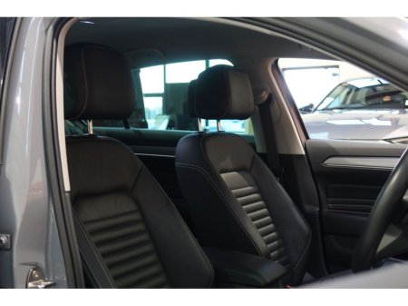 2022 Volkswagen Passat GTE DSG #16 €27,950 thumbnail