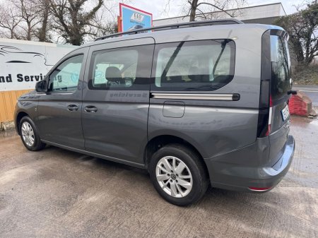 2025 Volkswagen Caddy Maxi Life LIFE TDI 122BHP A7F 5DR A €42,500 thumbnail