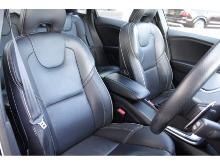 2016 Volvo V40 - thumbnail 11