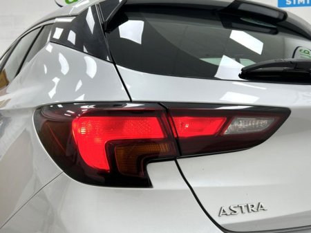 2017 Vauxhall Astra - thumbnail 21