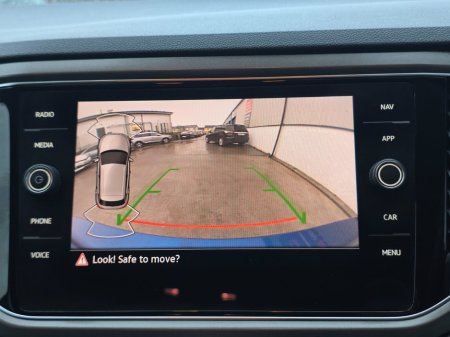 2021 Volkswagen T-Roc 2.0 TDI 115bhp Design €24,950 thumbnail