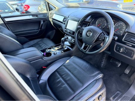 2015 Volkswagen Touareg - thumbnail 11