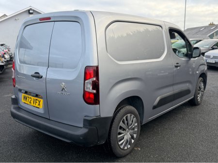 2022 Peugeot Partner PROFESSIONAL PREMIUM BLUEHDI L1 €15,950