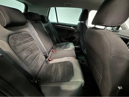 2016 Volkswagen Golf - thumbnail 11