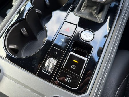 2026 Volkswagen Touareg R-Line (COMMERCIAL) thumbnail