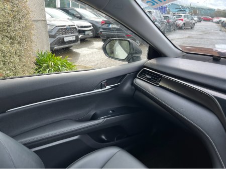 2020 Toyota Camry - thumbnail 15