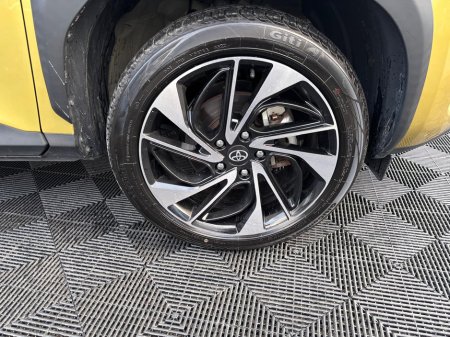 2022 Toyota Yaris Cross - view 3