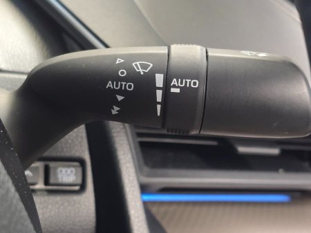 2023 Toyota Prius - thumbnail 24