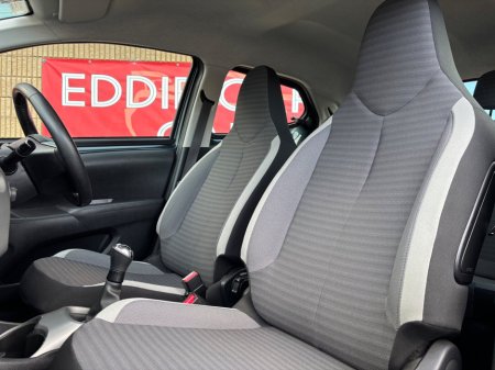 2020 Toyota Aygo 1.0 VVT-i x-play Smartphone €11,950 thumbnail