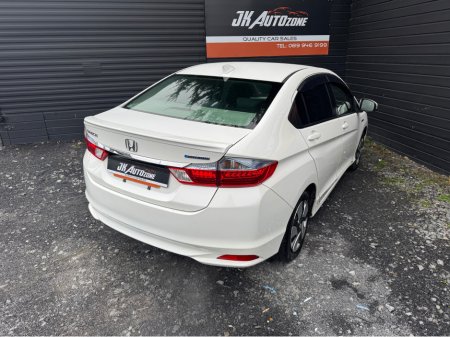 2016 Honda Grace 1.5 HYBRID AUTO €12,495