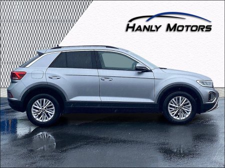 2023 Volkswagen T-Roc LIFE 2.0 TDI MANUAL 6SPEED FWD 116HP 5 €30,950 thumbnail