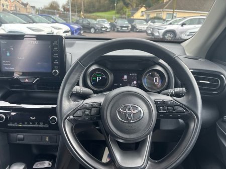 2023 Toyota Yaris Cross CR LUNA 4DR AUTO CROSS €26,500 thumbnail