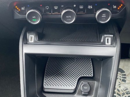 2023 Citroen E-C4 E-C4, C Series , 50KWH 136HP 360Kms Range €19,995 thumbnail