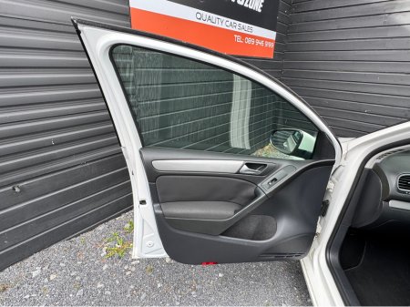 2013 Volkswagen Golf - thumbnail 13