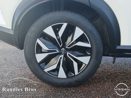 2025 Nissan Juke - thumbnail 9