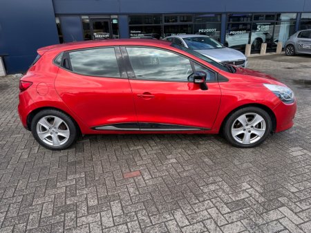 2016 Renault Clio - thumbnail 3