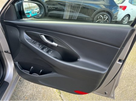 2019 Hyundai i30 DELUXE 1.0 PETROL //REVERSE CAMERA//CARPLAY// €14,950 thumbnail