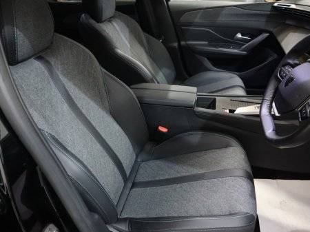 2024 Peugeot 408 *64* ALLURE S/S PHEV AUTO €29,950 thumbnail