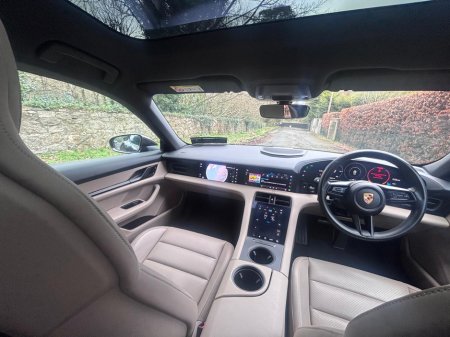 2022 Porsche Taycan - thumbnail 16