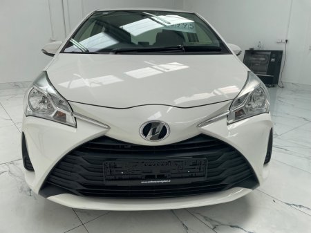 2018 Toyota Yaris - thumbnail 8