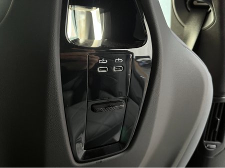 2023 BMW iX - thumbnail 16