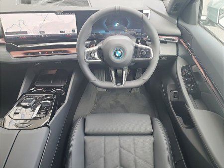 2026 BMW 5 Series - photo 5