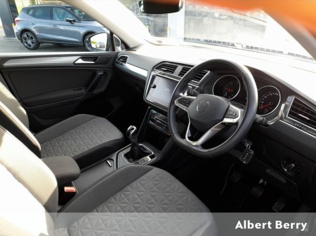 2024 Volkswagen Tiguan - thumbnail 11