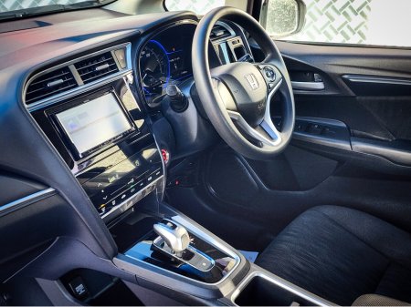 2019 Honda Shuttle Hybrid 5 seater €13,950 thumbnail