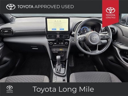 2025 Toyota Yaris Cross 1.5 Hybrid Luna Sport 5Dr €33,449 thumbnail