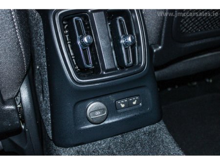 2022 Volvo XC40 T4 PHEV 211hp AT7 Plus bright €26,950 thumbnail