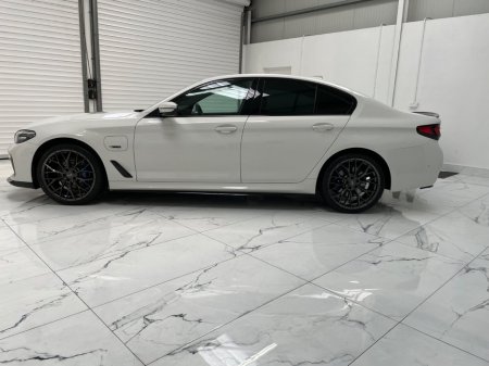 2021 BMW 5 Series - thumbnail 8