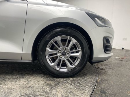 2023 Ford Focus - thumbnail 5