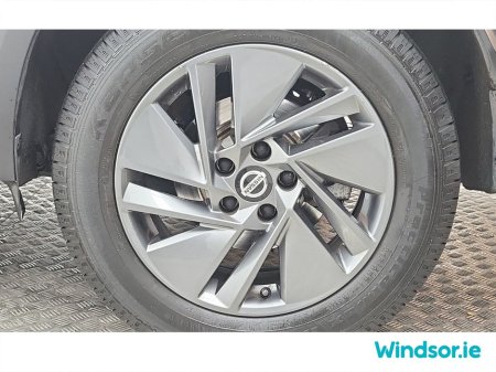 2022 Nissan Qashqai 1.3 PET MILD HYBRID SV + Glass Roof Rail Pack €25,995 thumbnail