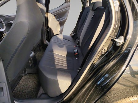 2020 Toyota Yaris - thumbnail 14