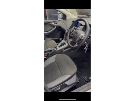 2011 Ford Focus - thumbnail 8