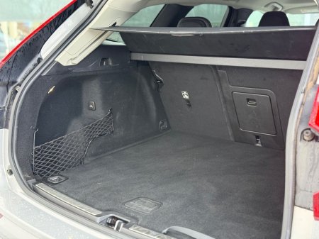 2021 Volvo XC60 B4 (197hp) AWD Inscription Momentum Auto €37,950 thumbnail